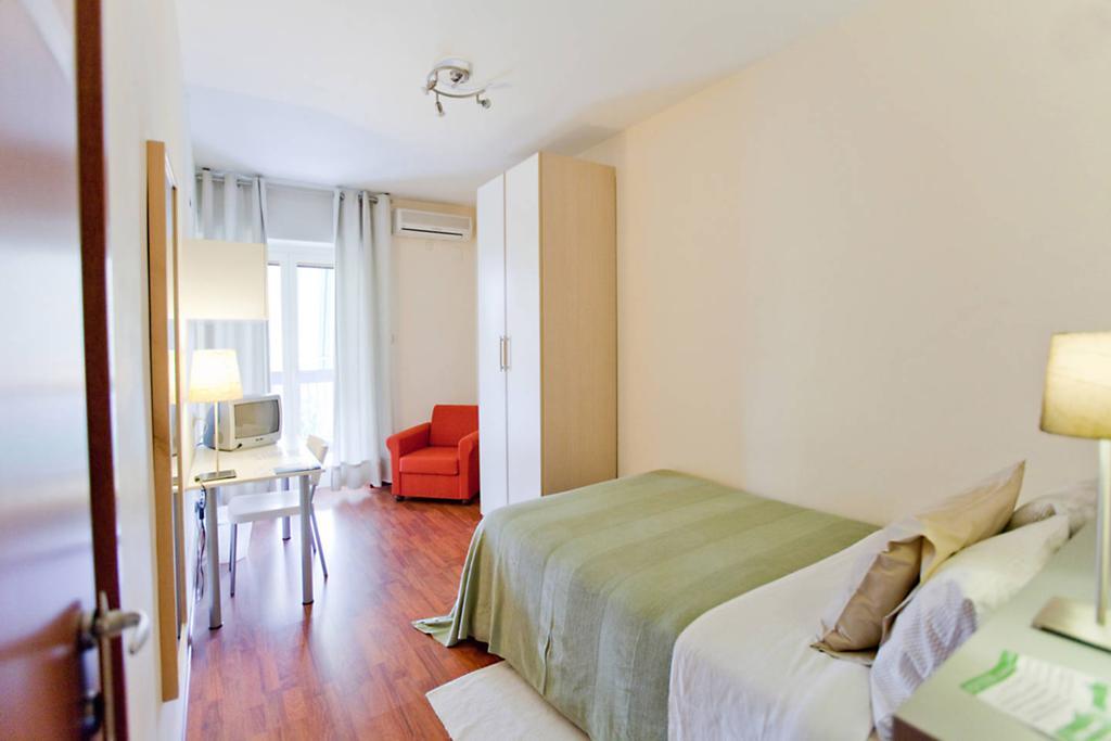 Rooms Rent Vesuvio B&B เนเปิลส์ ภายนอก รูปภาพ