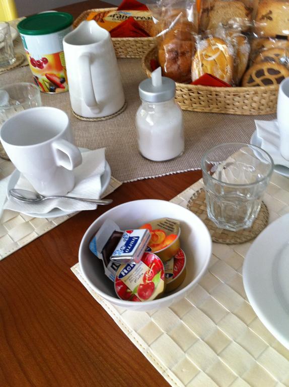 Rooms Rent Vesuvio B&B เนเปิลส์ ภายนอก รูปภาพ